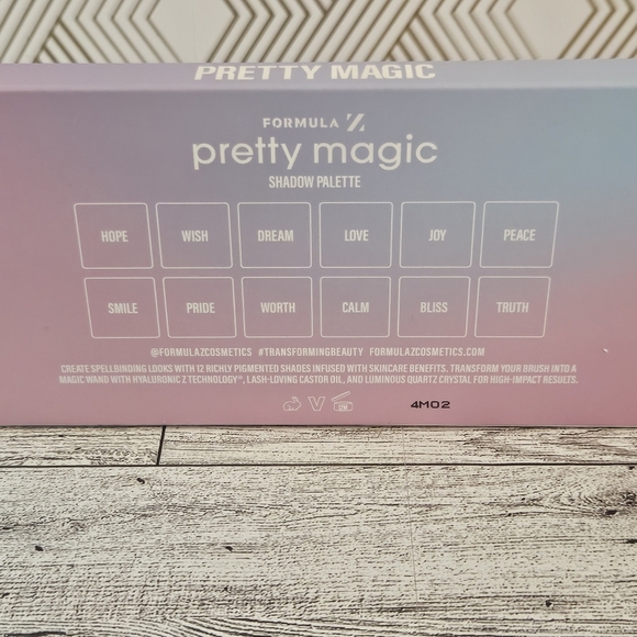 Pretty Magic Eyeshadow Palette New In Box - Picture 2 of 3